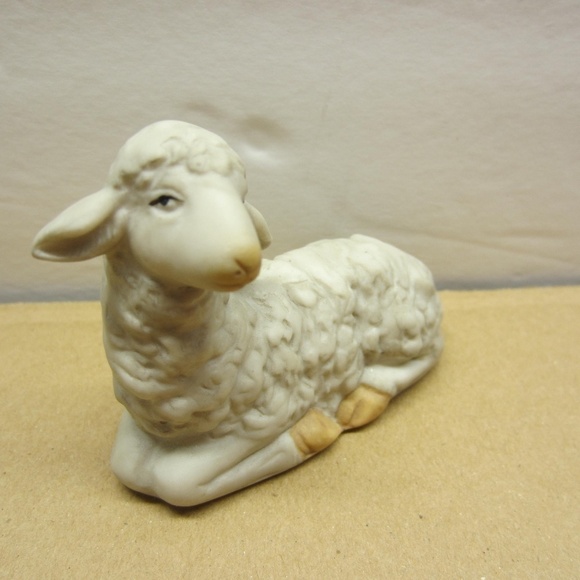 Kirkland Signature Nativity Sheep Lamb  Animal Figure Replacement Only Christmas - Picture 1 of 8